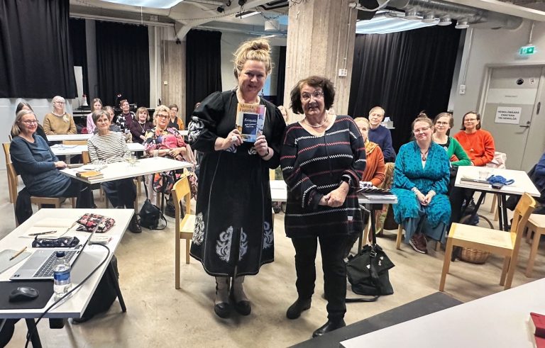 Yhdistyksen 45. juhlavuosi lähti liikkeelle kirjallisuuden siivin 