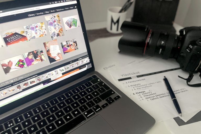 Uskalluksesta onnistumiseen – visuaalinen ilme ja verkkosivut Suomen Kirjallisuusterapiayhdistykselle 