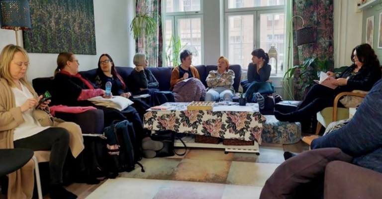 Tampereen aluejaosto – olutlasin alusesta yhteisöksi 